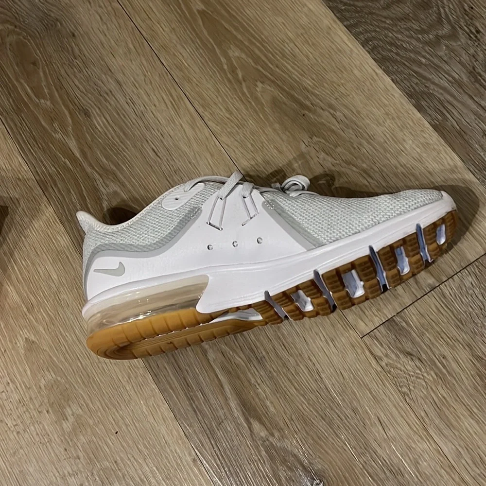 Nike Air Max Sequent 3 Women Running Shoes White Grey NWT Size 9.5 - Picture 8 of 10